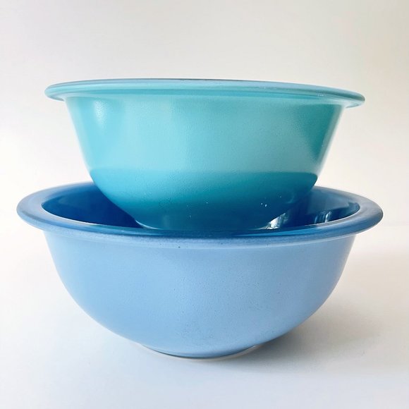 Vintage Pyrex Nesting Mixing Bowls Retro Blue, Set of 2 - Picture 1 of 13
